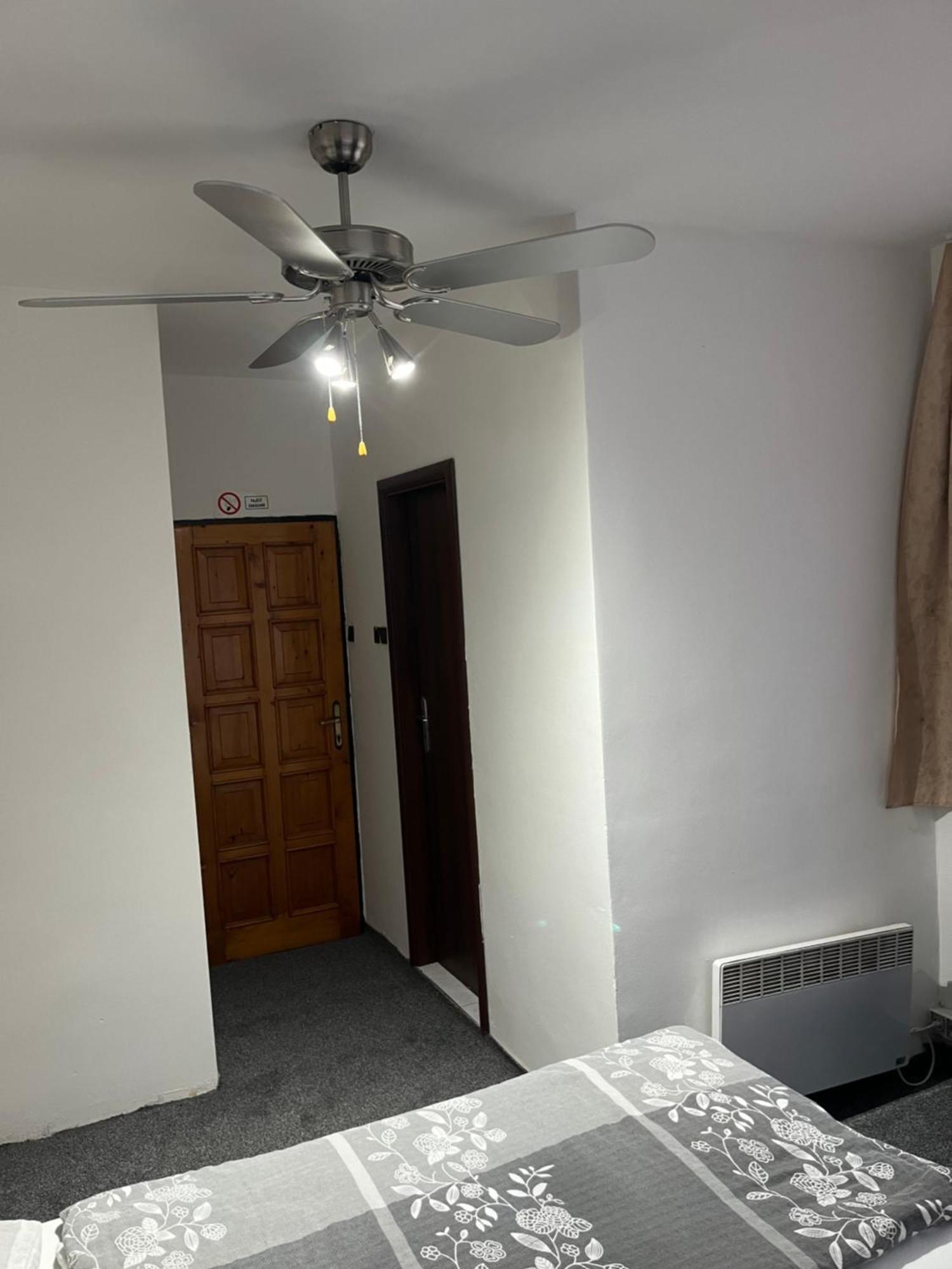 Penzion Vilo Bratislava Bagian luar foto