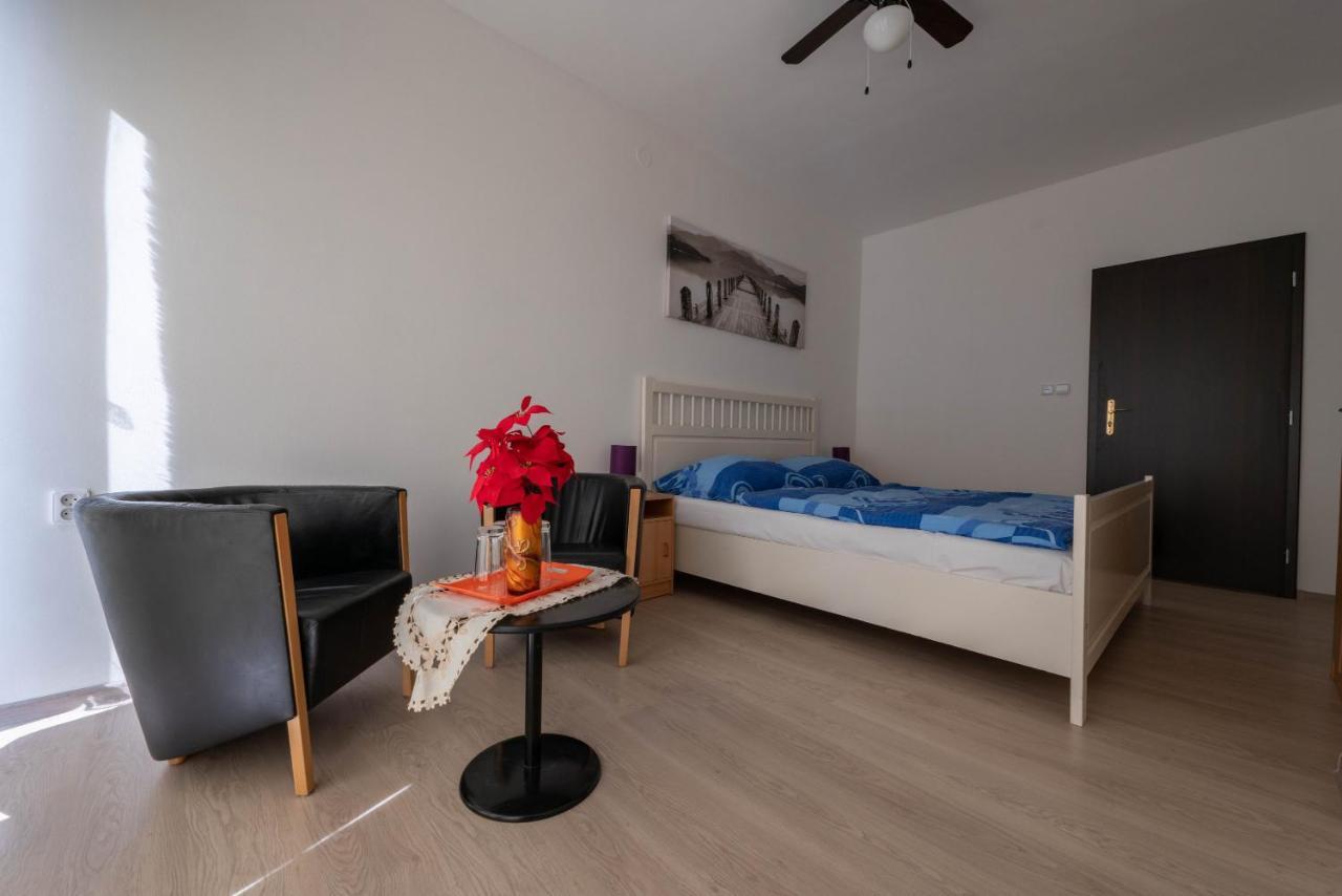 Penzion Vilo Bratislava Bagian luar foto